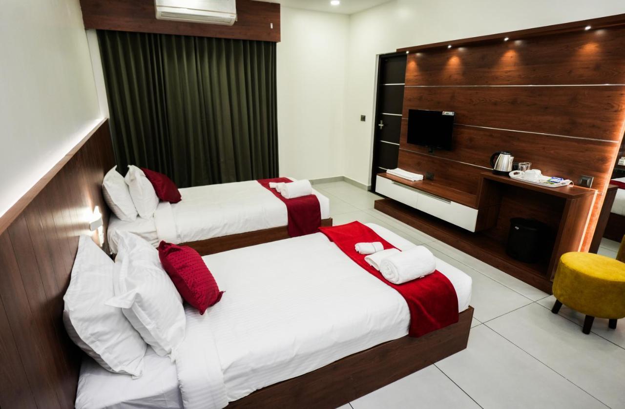 Hotel 24Inn Residency Pathanāmthitta 외부 사진